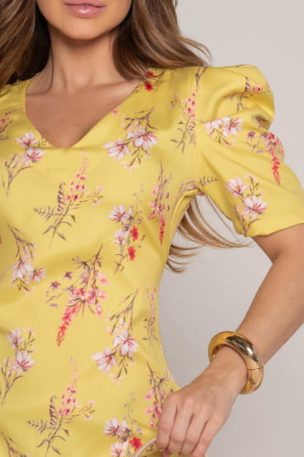 VESTIDO CURTO ESTAMPADO AMARELO 